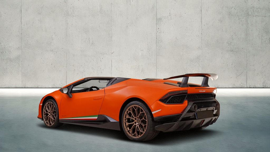 LAMBORGHINI HURACÁN SPYDER EVO AWD | oranžová metalíza | předváděcí auto | skladem | od autorizovaného prodejce | online nákup | online prodej | super cena | autoibuy.com